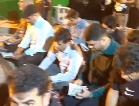 برگزاری آیین معنوی زیارت عاشورا در شب تاسوعا بر مزار شهید پرمهر با حضور مردم و مسئولان شهرستان